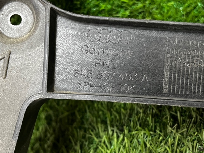 Кронштейн бампера AUDI A4 2013 B8