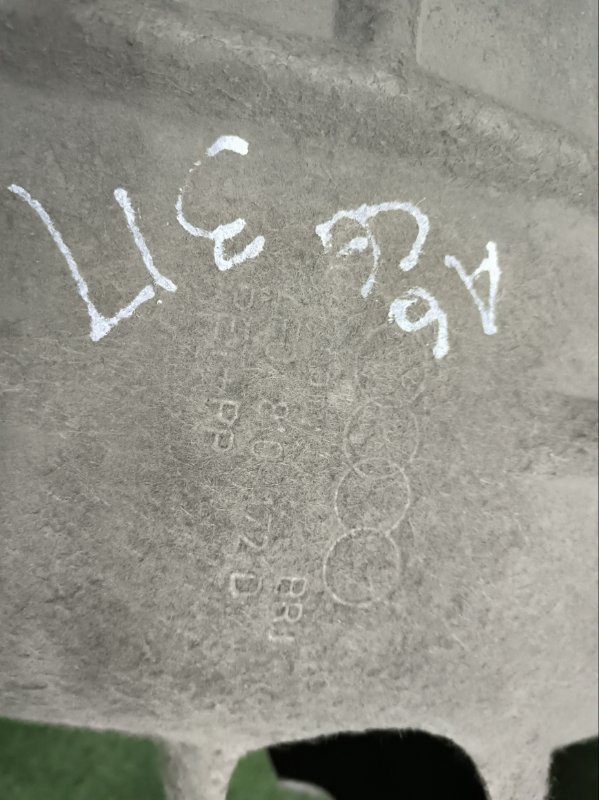 Подкрылок AUDI A6 C6 2010 4F2