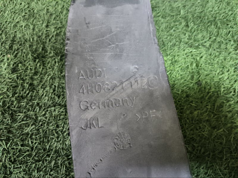 Пыльник крыла AUDI A8 2011 D4