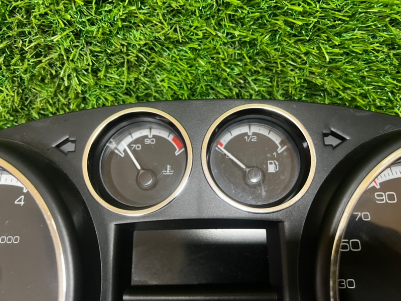 Панель приборов PEUGEOT 308 2010 T7