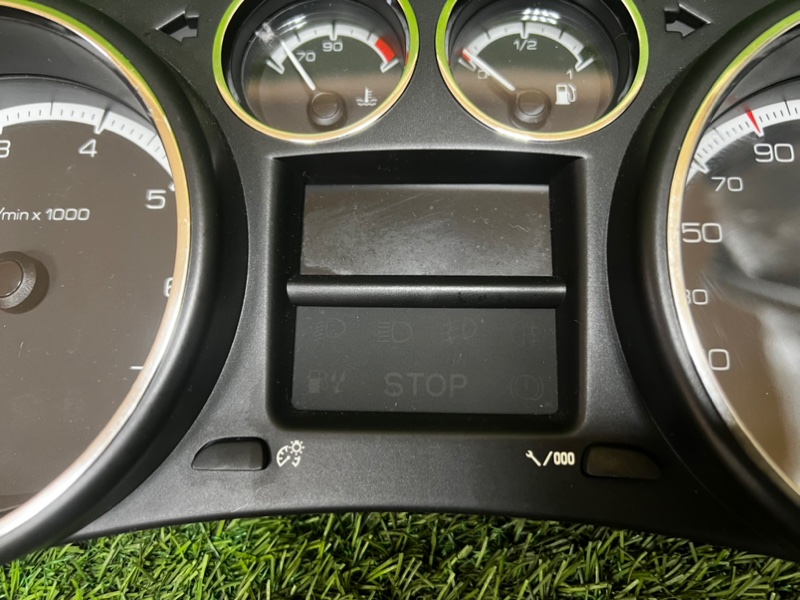 Панель приборов PEUGEOT 308 2010 T7