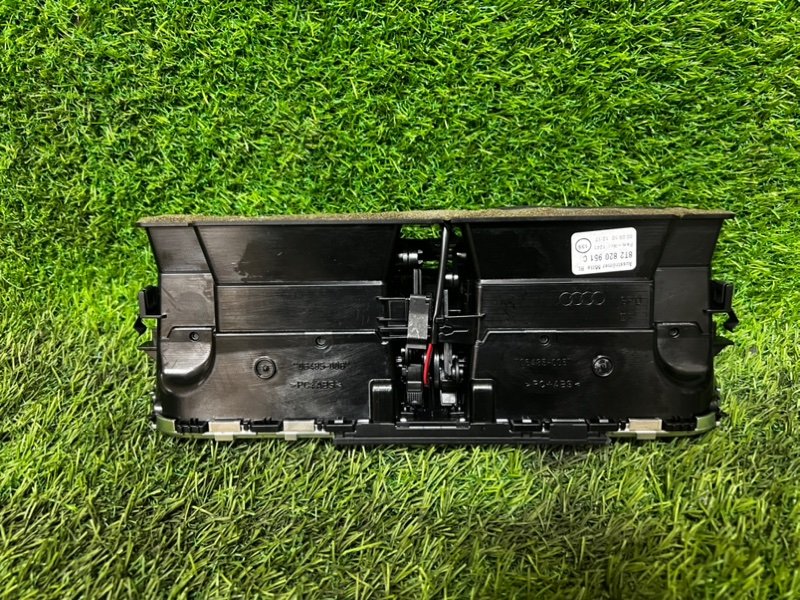 Дефлектор воздушный AUDI A4 2011 B8