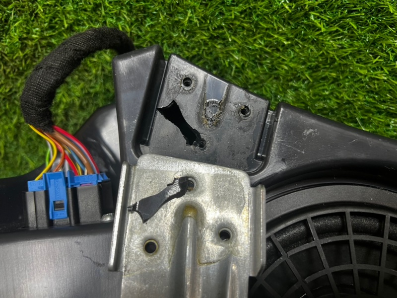 Сабвуфер AUDI A3 2006 8P