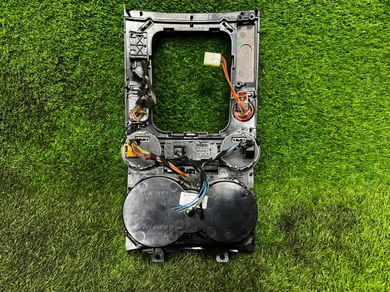 Центральная консоль VOLKSWAGEN TOUAREG 2007 7L