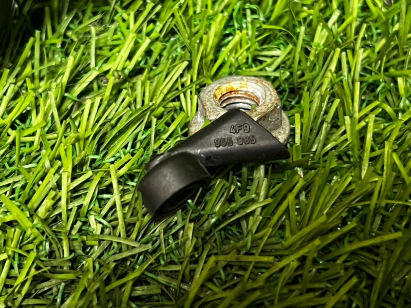 Форсунка омывателя AUDI A6 C6 2006 4F2