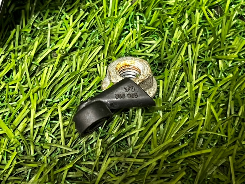 Форсунка омывателя AUDI A6 C6 2006 4F2