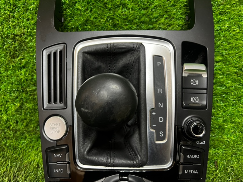 Панель управлния MMI AUDI A5 2010 8T5