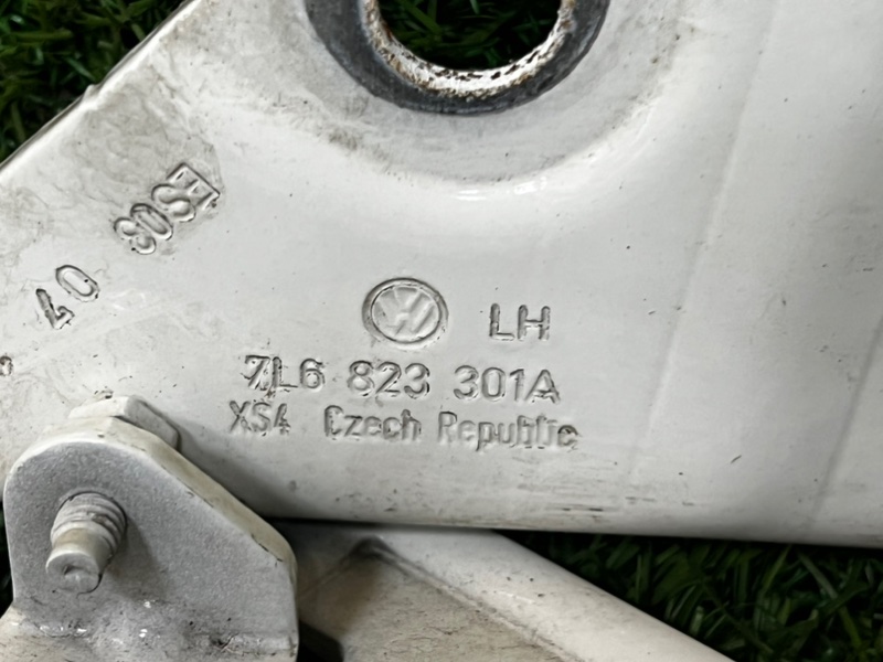 Петля капота VOLKSWAGEN TOUAREG 2007 7L