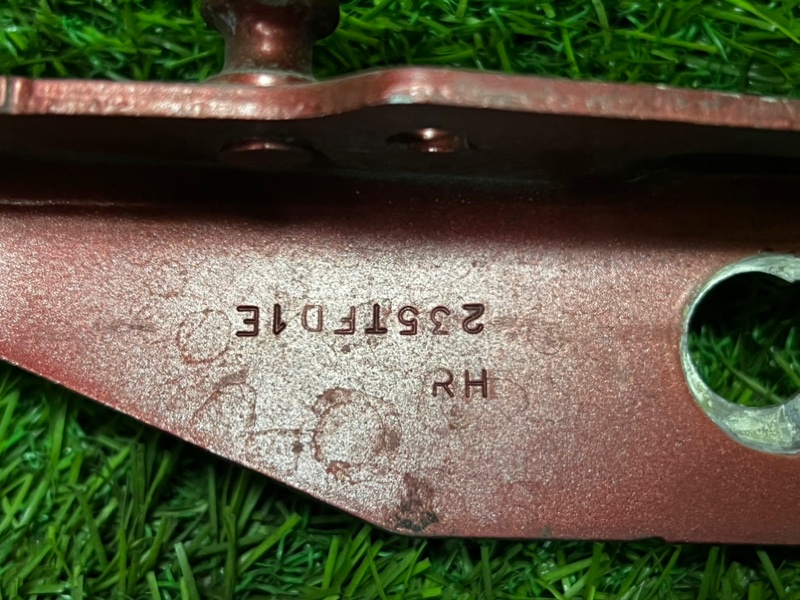 Петля капота VOLVO V60 2012 FW48