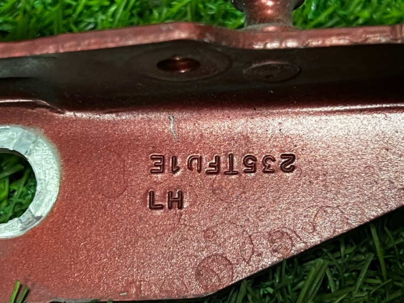 Петля капота VOLVO V60 2012 FW48