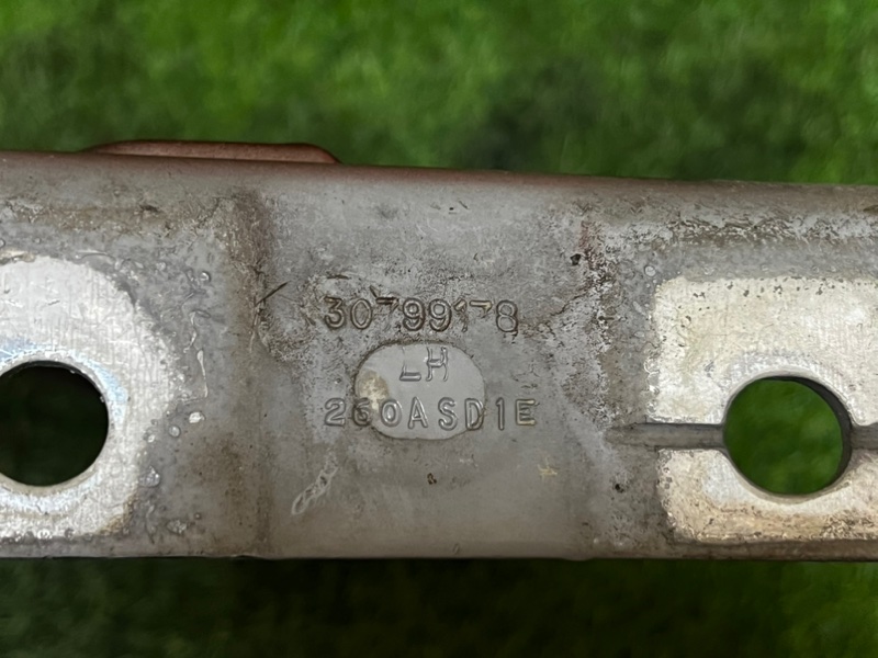 Петля капота VOLVO V60 2012 FW48