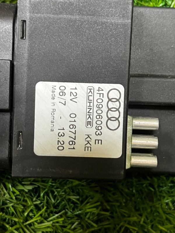 Блок управления топливным насосом AUDI A6 C6 2006 4F2