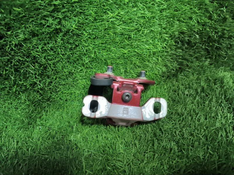 Петля крышки багажника BMW X1 2010 E84