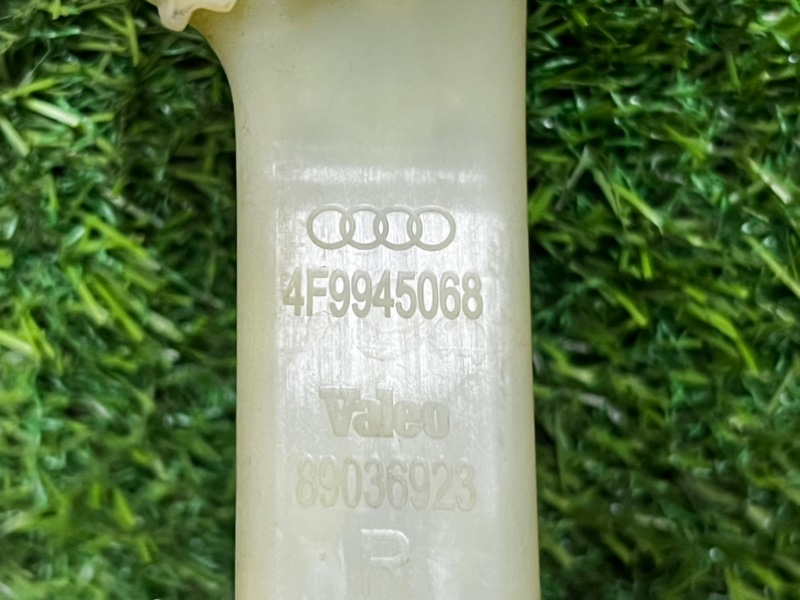 Кронштейн фары AUDI A6 C6 2006 4F2