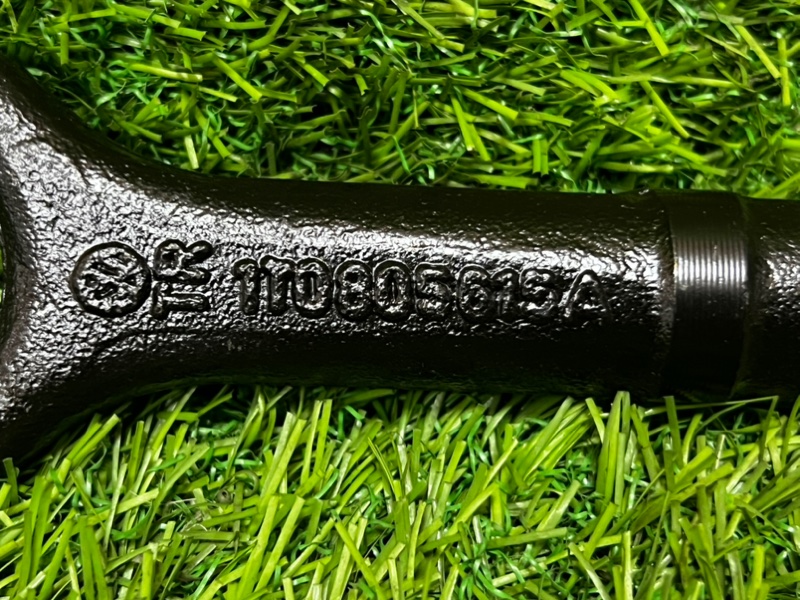 Крюк буксировочный VOLKSWAGEN TIGUAN 2009 5N1