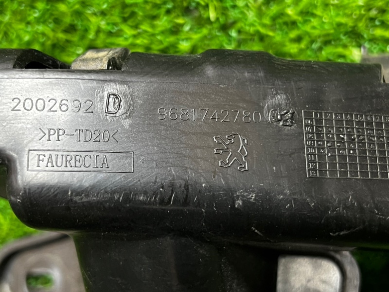 Кронштейн бампера PEUGEOT 308 SW 2010 T7