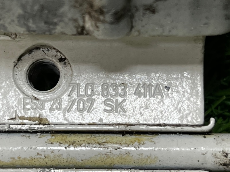 Петля двери VOLKSWAGEN TOUAREG 2007 7L