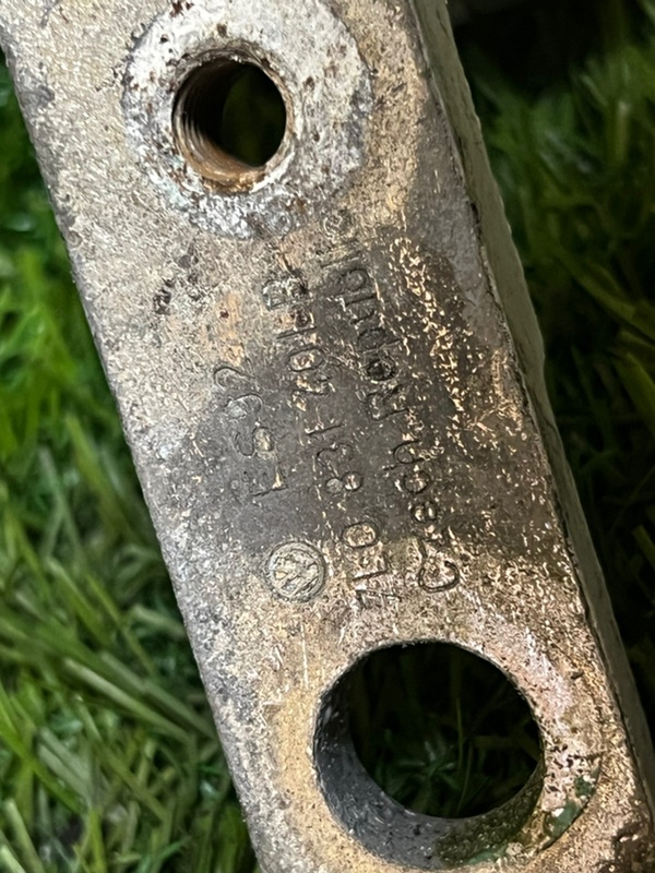 Петля двери VOLKSWAGEN TOUAREG 2007 7L