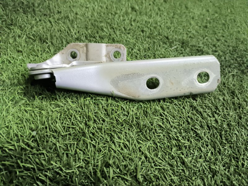 Петля капота AUDI A3 2006 8P