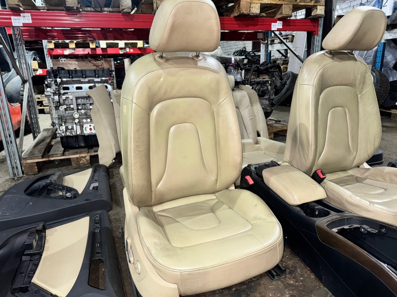 Сиденья комплект AUDI A5 2012 8T0