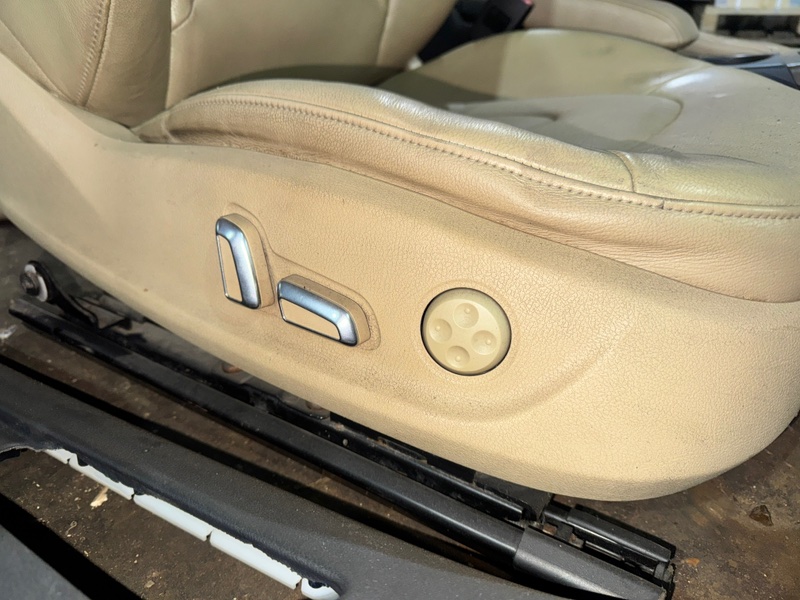 Сиденья комплект AUDI A5 2012 8T0