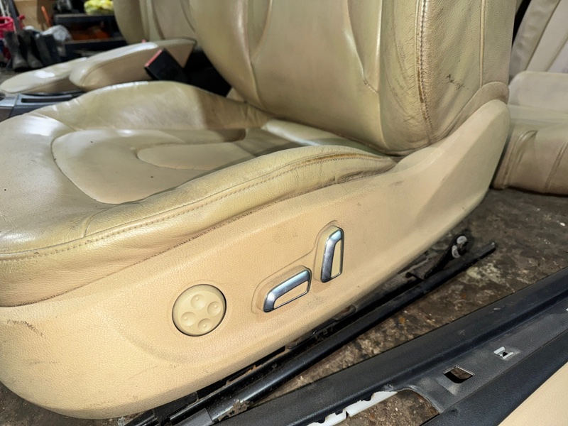 Сиденья комплект AUDI A5 2012 8T0