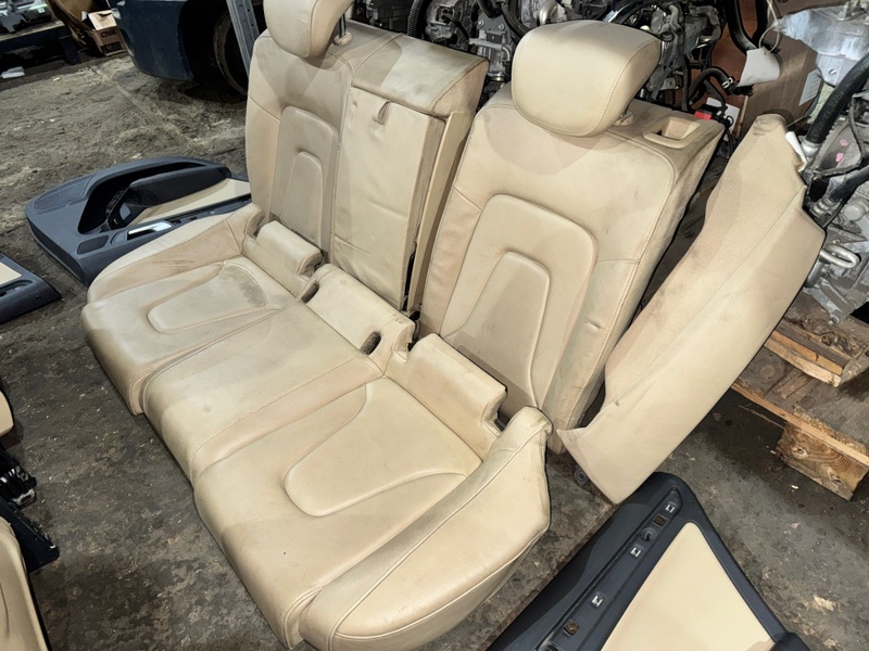 Сиденья комплект AUDI A5 2012 8T0