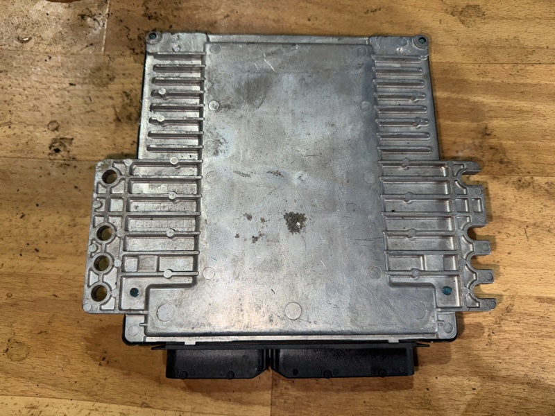Блок управления двс Nissan Fuga 2005 PY50