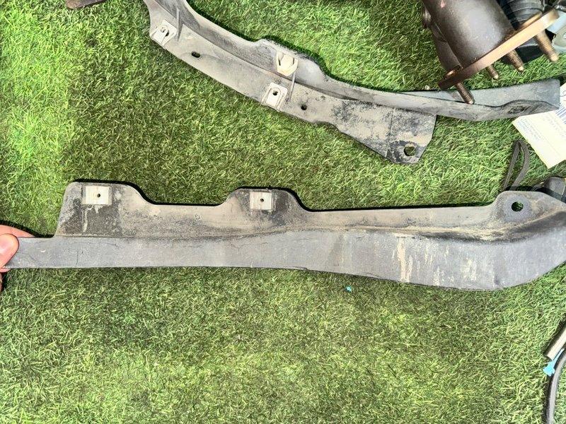 Брызговик AUDI A5 2010 8T5