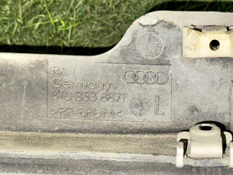 Брызговик AUDI A5 2010 8T5