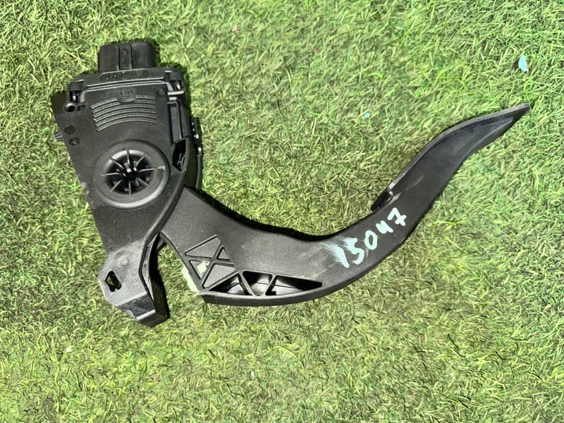 Педаль газа AUDI A4 2011 B8