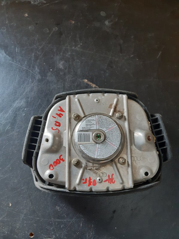 Подушка безопасности в руль Audi A4 1994-2001 B5