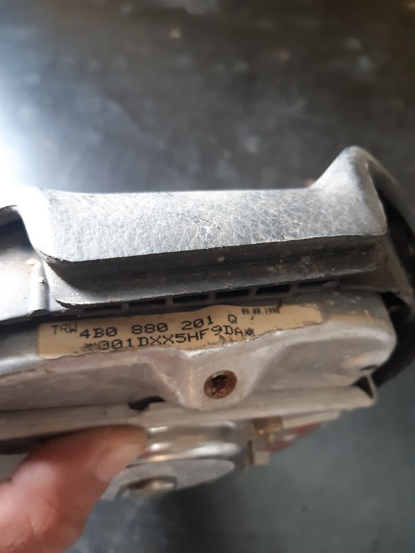 Подушка безопасности в руль Audi A4 1994-2001 B5