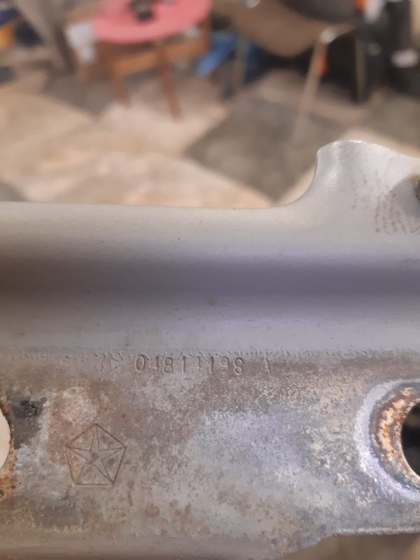 Петля багажника Chrysler Stratus 1996