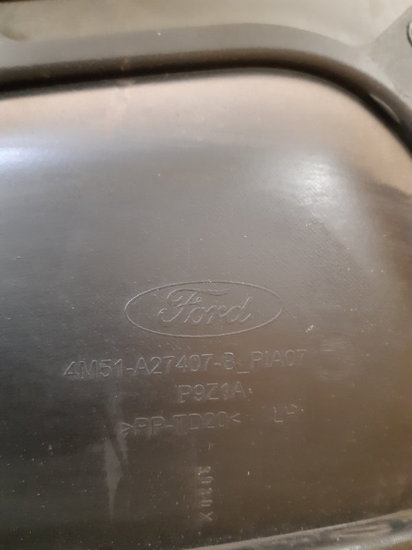Обшивка двери Ford Focus 2005 2