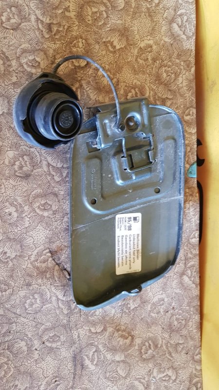 Лючок бензобака Volkswagen Touareg 2006