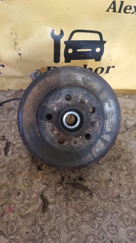 Кулак поворотный Mercedes-Benz Vito 638