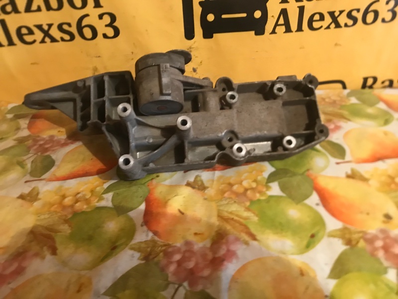 Кронштейн генератора Volvo XC 2006 90