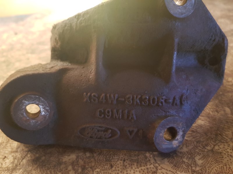 Кронштейн промежуточного вала привода Ford Focus 2004 1