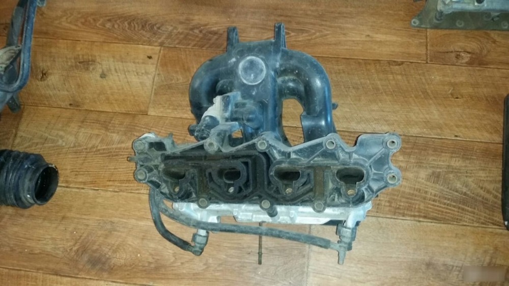 Впускной коллектор Ford Mondeo 2