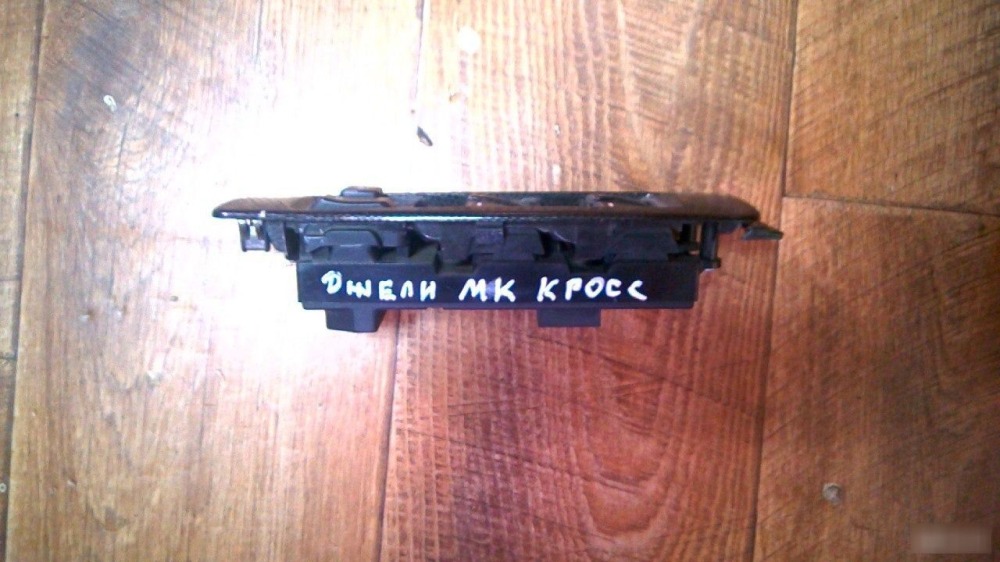Блок стеклоподъемников Geely MK Cross