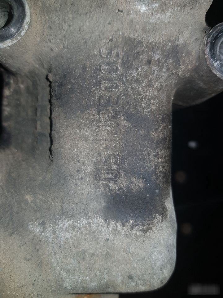 Корпус масляного фильтра Iveco Cursor 10