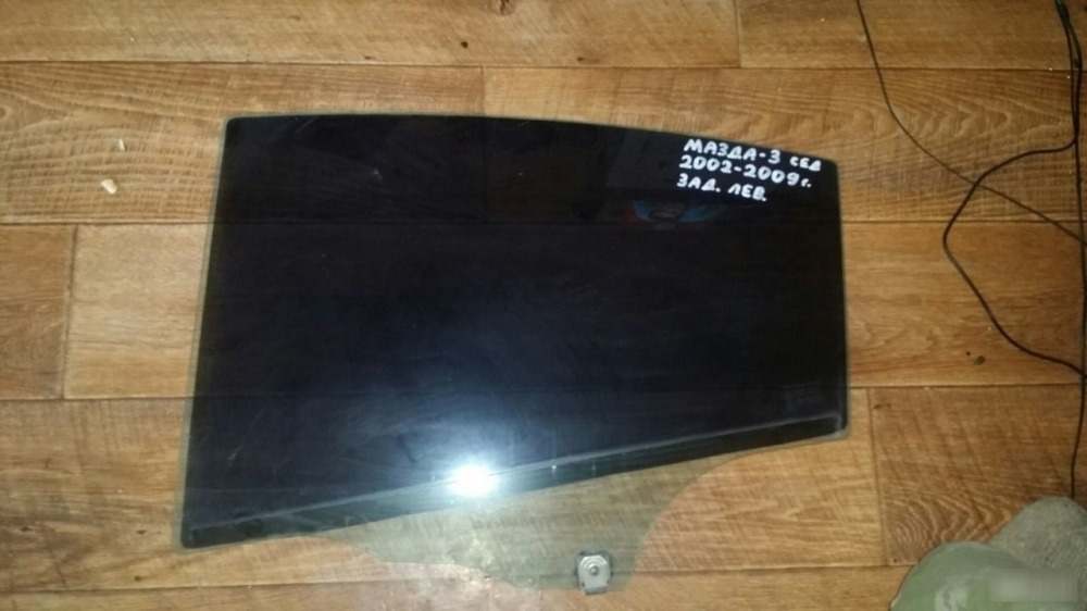 Стекло Mazda 3 2008 BK