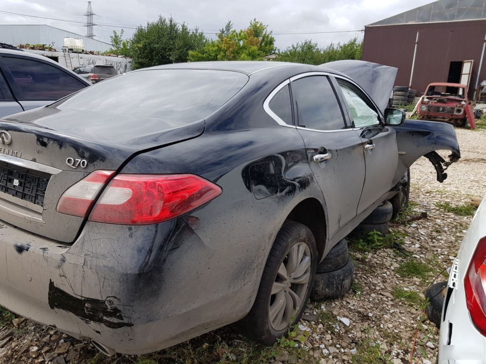 Часть кузова Infiniti Q70
