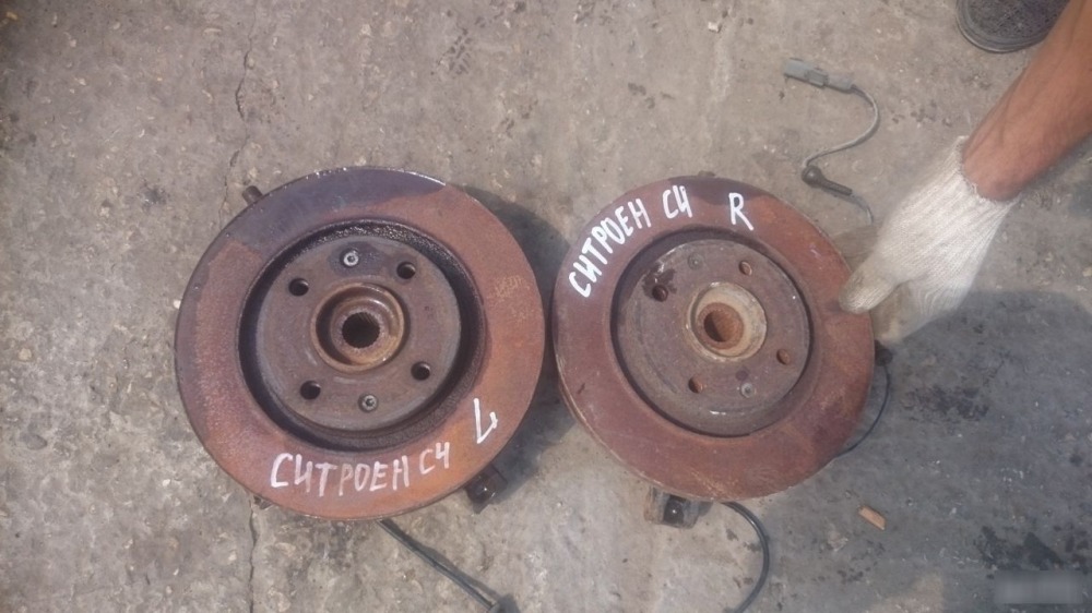 Поворотный кулак Citroen C4
