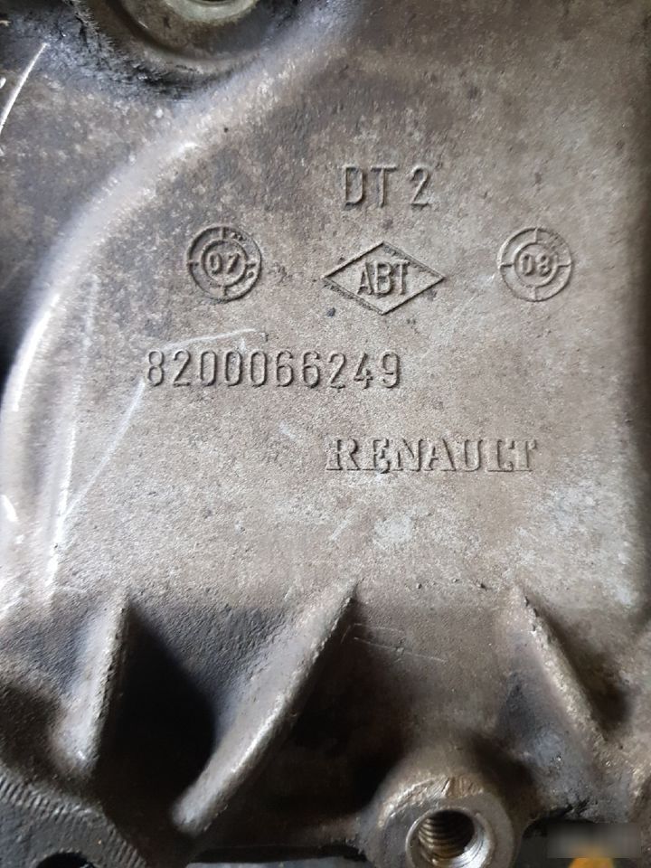 Кронштейн генератора Renault Symbol