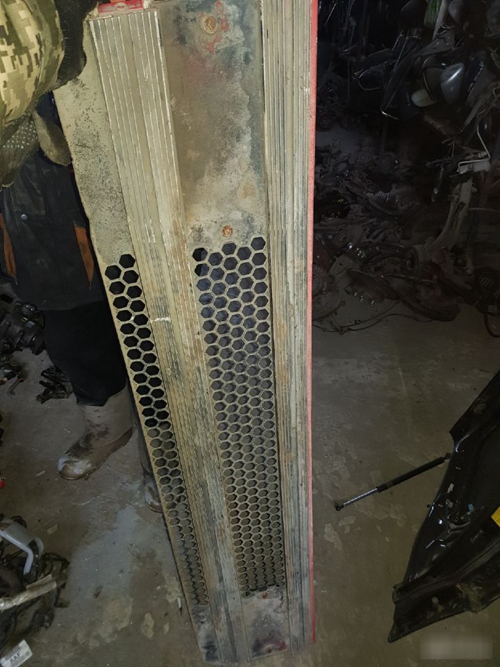 Капот Scania 2005 4