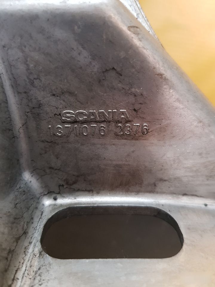 Маслозаборник Scania 2005 4