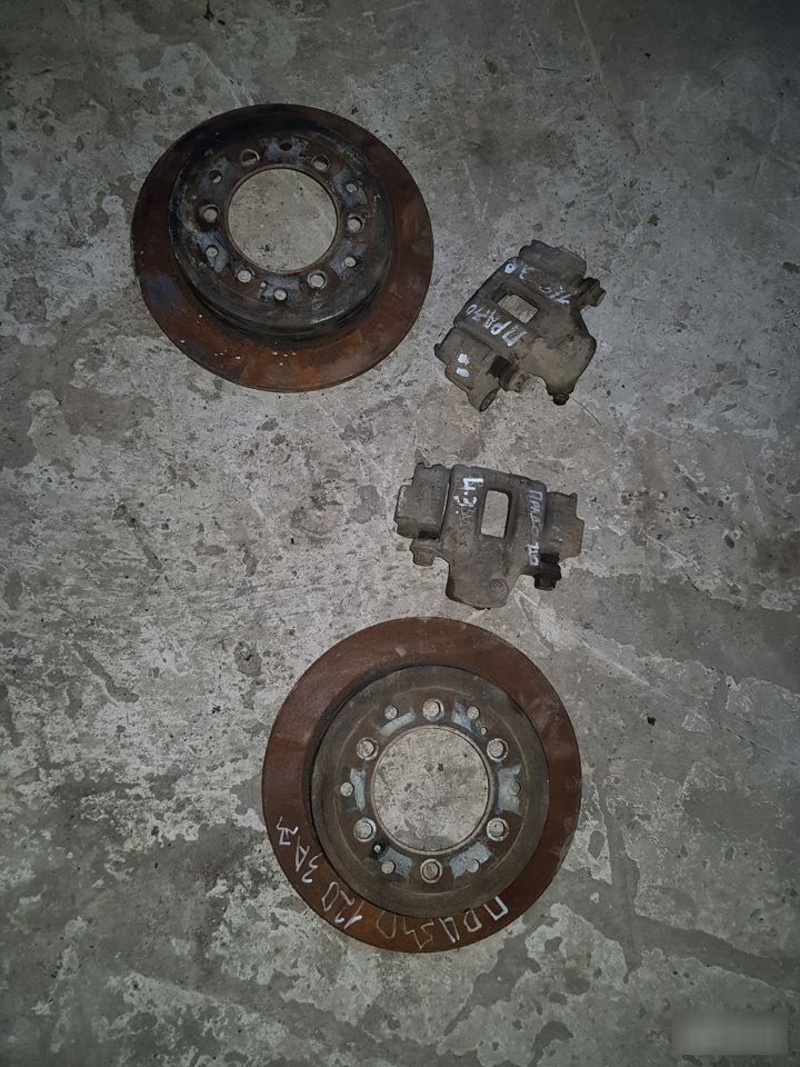 Суппорт тормозной Toyota Land Cruiser Prado 120