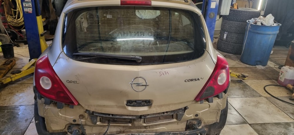 Крышка багажника Opel Corsa D 2008